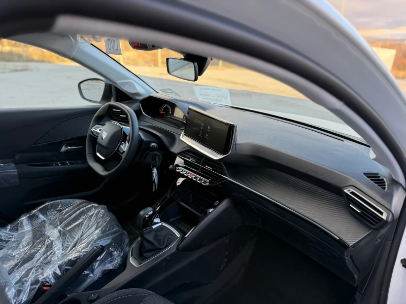 Peugeot 208 1.2I Чисто нов 14км!, снимка 10 - Автомобили и джипове - 52931275