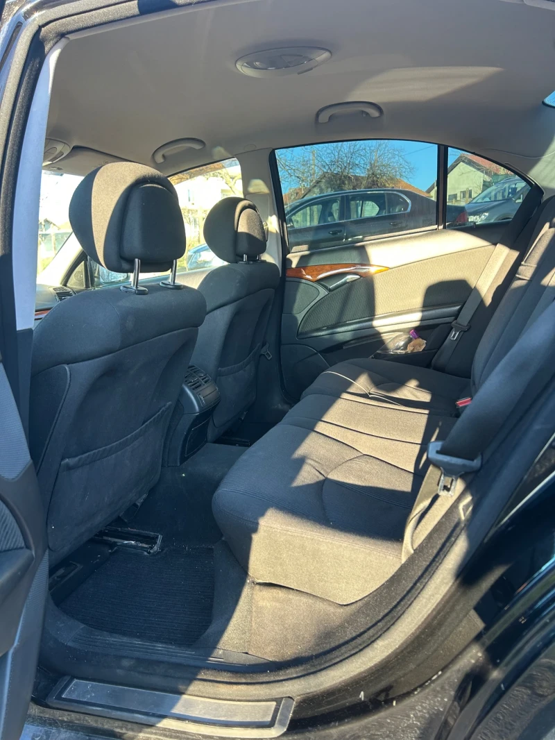 Mercedes-Benz E 220 E 220 CDi, снимка 9 - Автомобили и джипове - 52937846