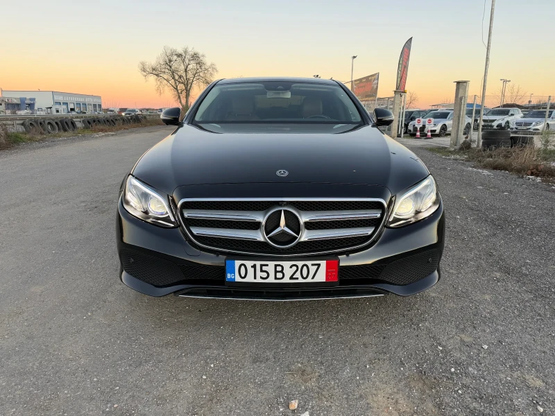 Mercedes-Benz E 220 DIGITAL/PANORAMA/FULL LED/9G-TRONIC , снимка 1 - Автомобили и джипове - 52968461
