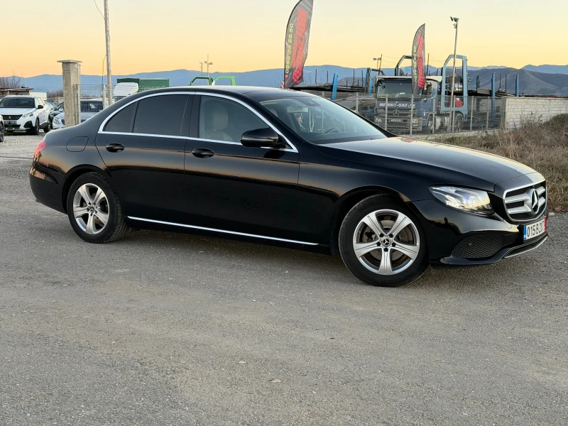 Mercedes-Benz E 220 DIGITAL/PANORAMA/FULL LED/9G-TRONIC , снимка 2 - Автомобили и джипове - 52968461