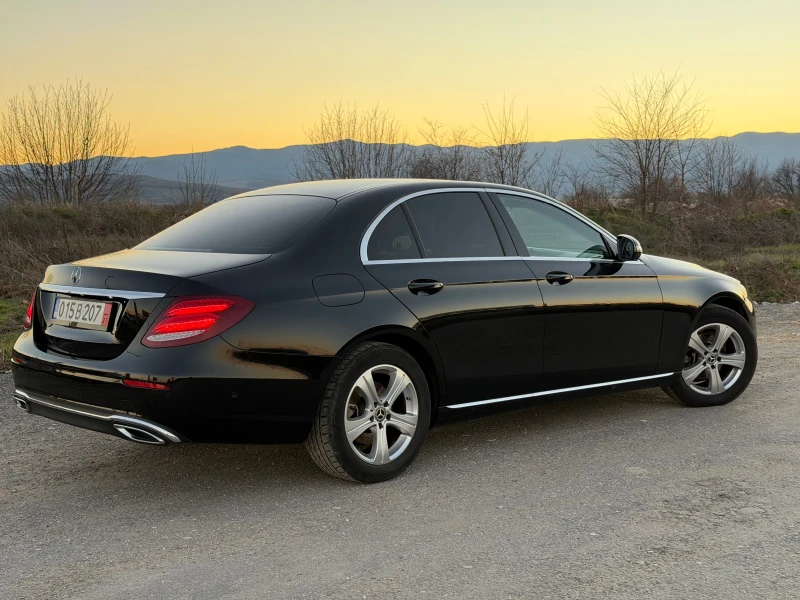 Mercedes-Benz E 220 DIGITAL/PANORAMA/FULL LED/9G-TRONIC , снимка 5 - Автомобили и джипове - 52968461