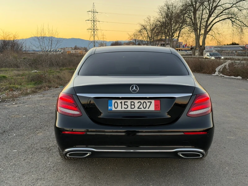 Mercedes-Benz E 220 DIGITAL/PANORAMA/FULL LED/9G-TRONIC , снимка 6 - Автомобили и джипове - 52968461