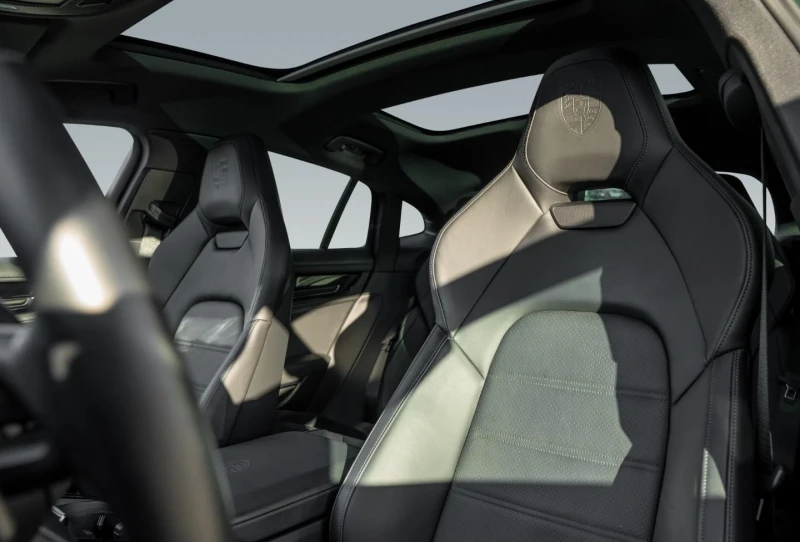 Porsche Panamera 4 E-HYBRID/FACELIFT/BOSE/PANO/MATRIX/HEAD UP/360/, снимка 11 - Автомобили и джипове - 53109365