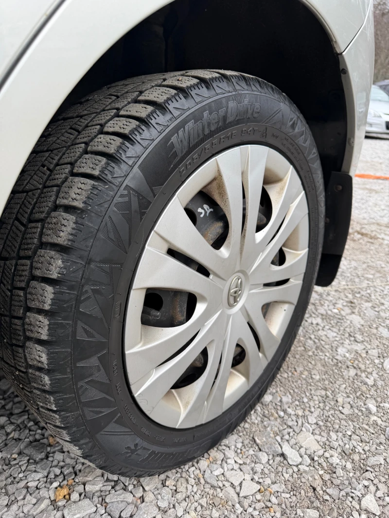 Toyota Auris 1.6i VVTI GPL, снимка 12 - Автомобили и джипове - 53212350