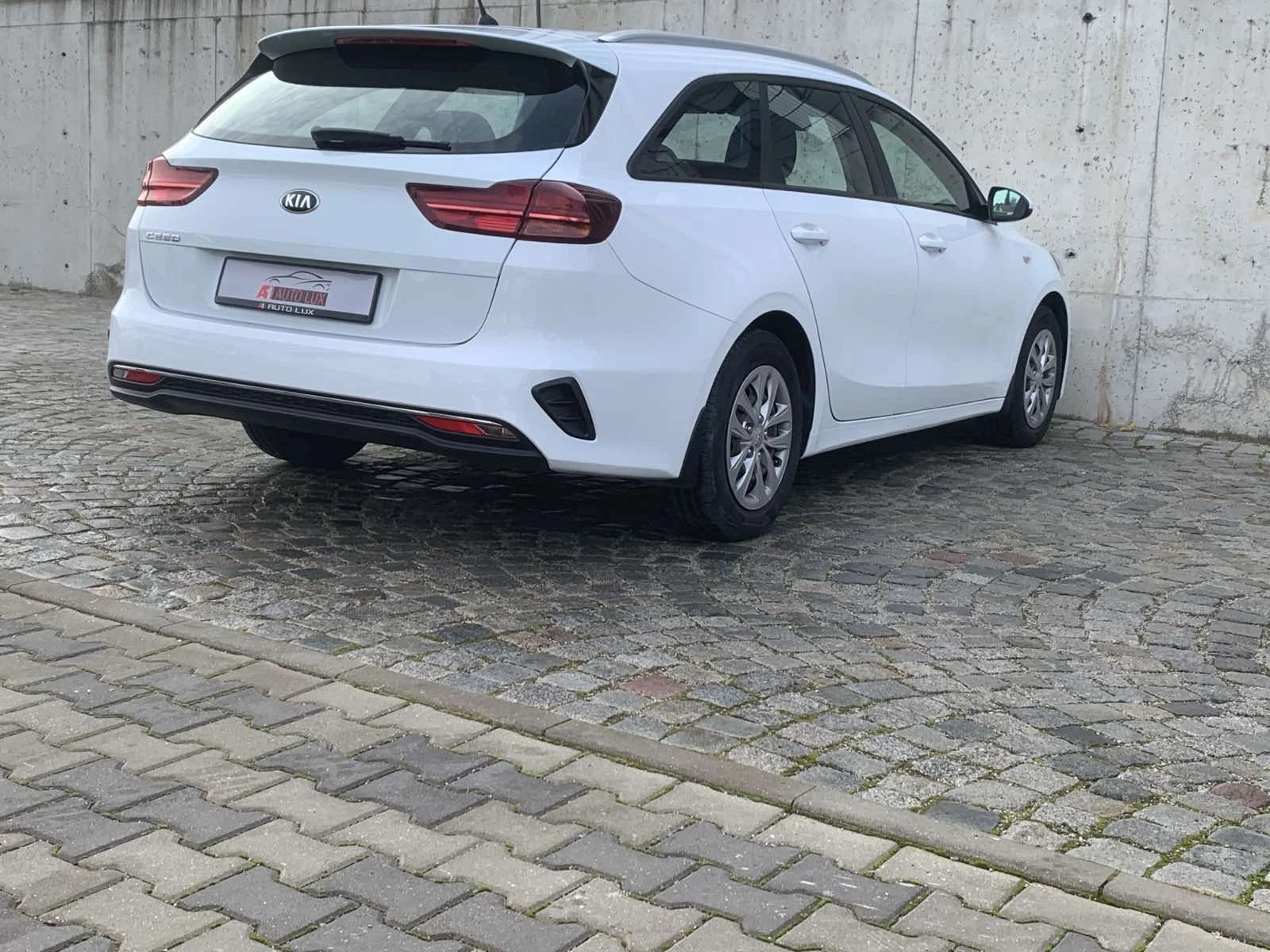 Kia Ceed 1.6d/Multy/6 speed/ Excellent!!! - изображение 7