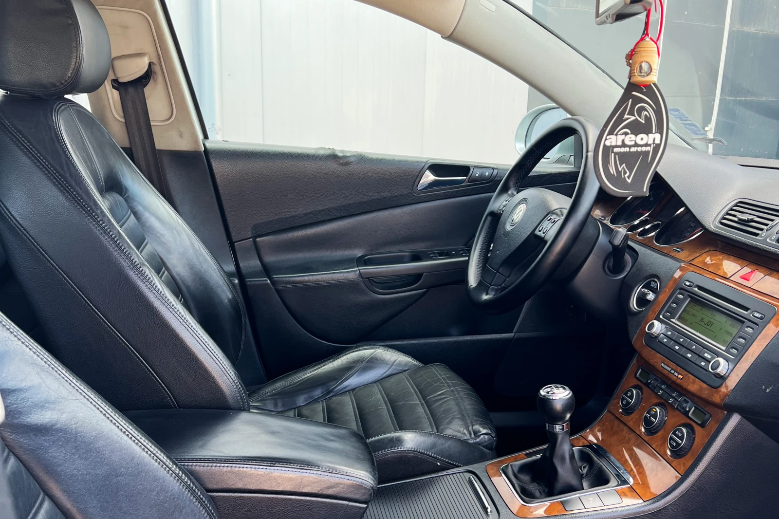 VW Passat 2.0 TDI Highline КОЖА - изображение 8