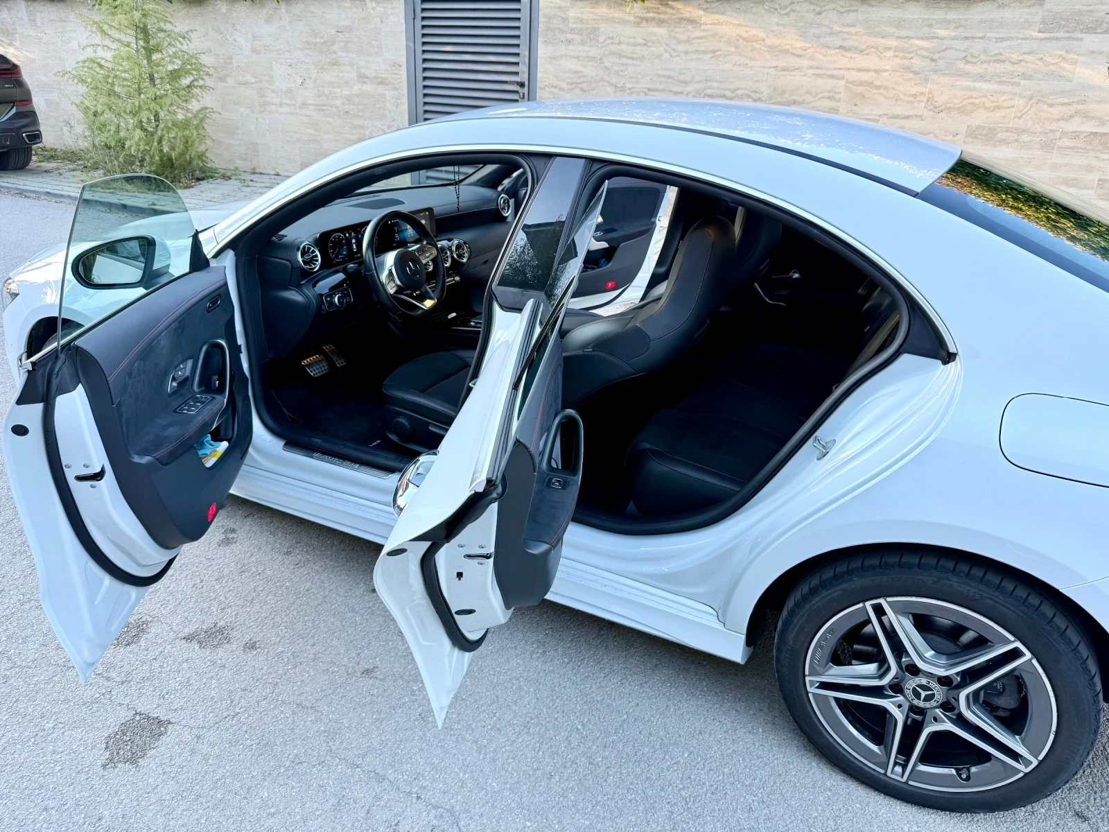 Mercedes-Benz CLA 250, снимка 14 - Автомобили и джипове - 54780059