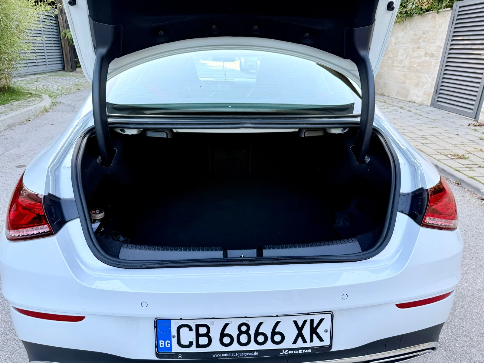 Mercedes-Benz CLA 250, снимка 5 - Автомобили и джипове - 54780059