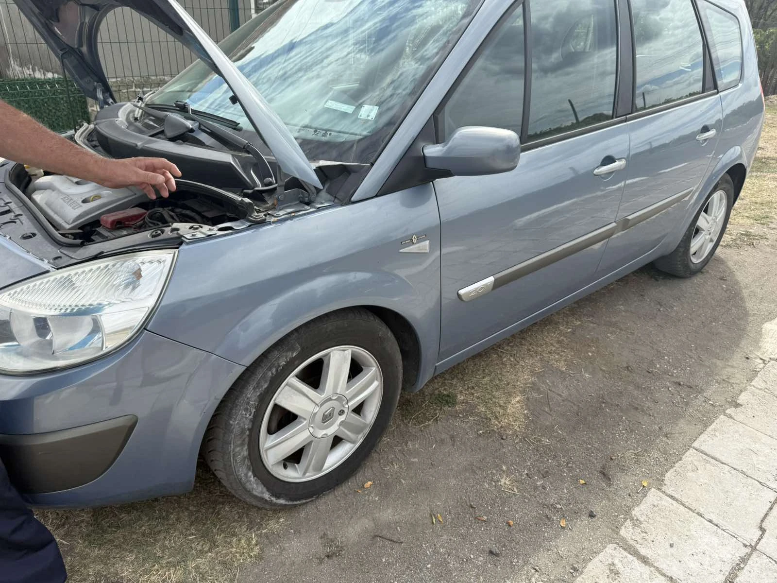 Renault Grand scenic 2.0T - изображение 3