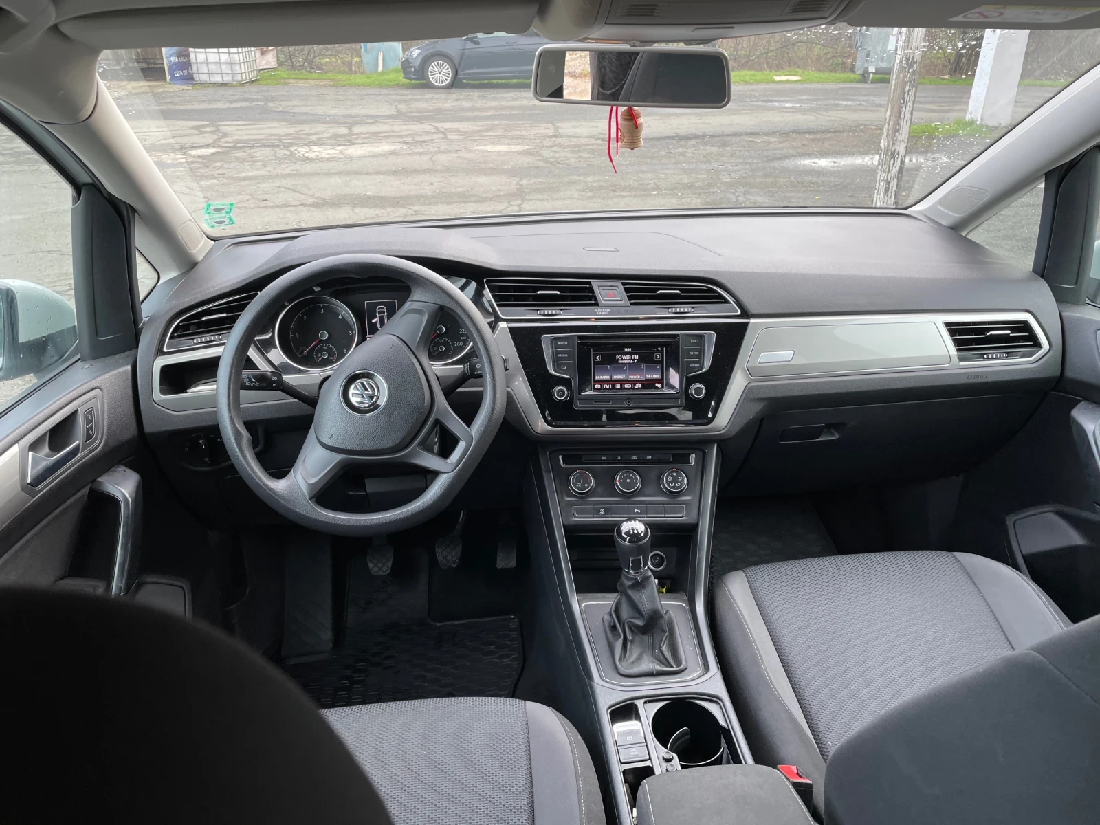 VW Touran 1.6 TDI 115 �.�. 7������ | Mobile.bg � ����������� 13