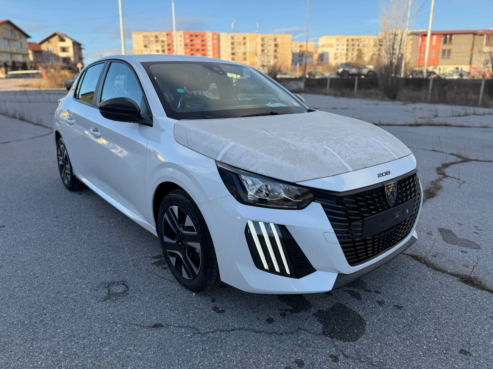 Peugeot 208 1.2I Чисто нов 14км! - изображение 2