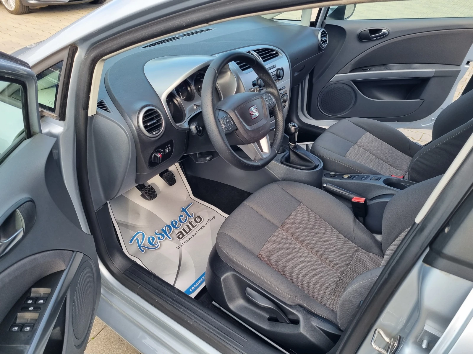 Seat Leon 1.6i-102�� ��� 2010�. | Mobile.bg � ����������� 10