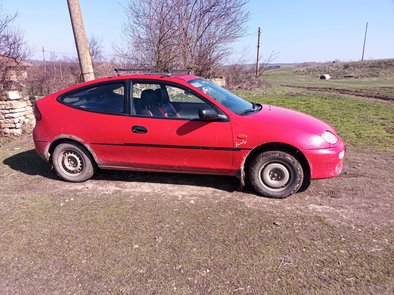 Mazda 323 C  V, снимка 2 - Автомобили и джипове - 53726815