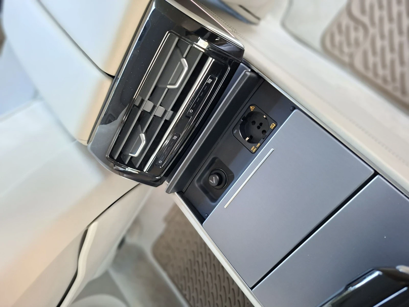 Audi A8, снимка 4 - Автомобили и джипове - 53980067