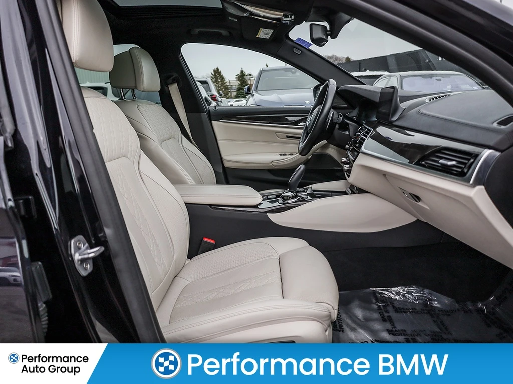 BMW 540 * * CARFAX * * АВТО КРЕДИТ * * , снимка 9 - Автомобили и джипове - 54112019