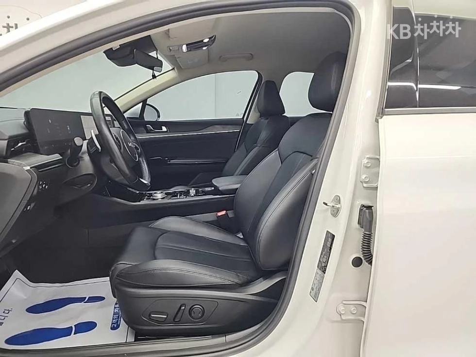 Kia K5 2.0 HEV, снимка 11 - Автомобили и джипове - 54367408