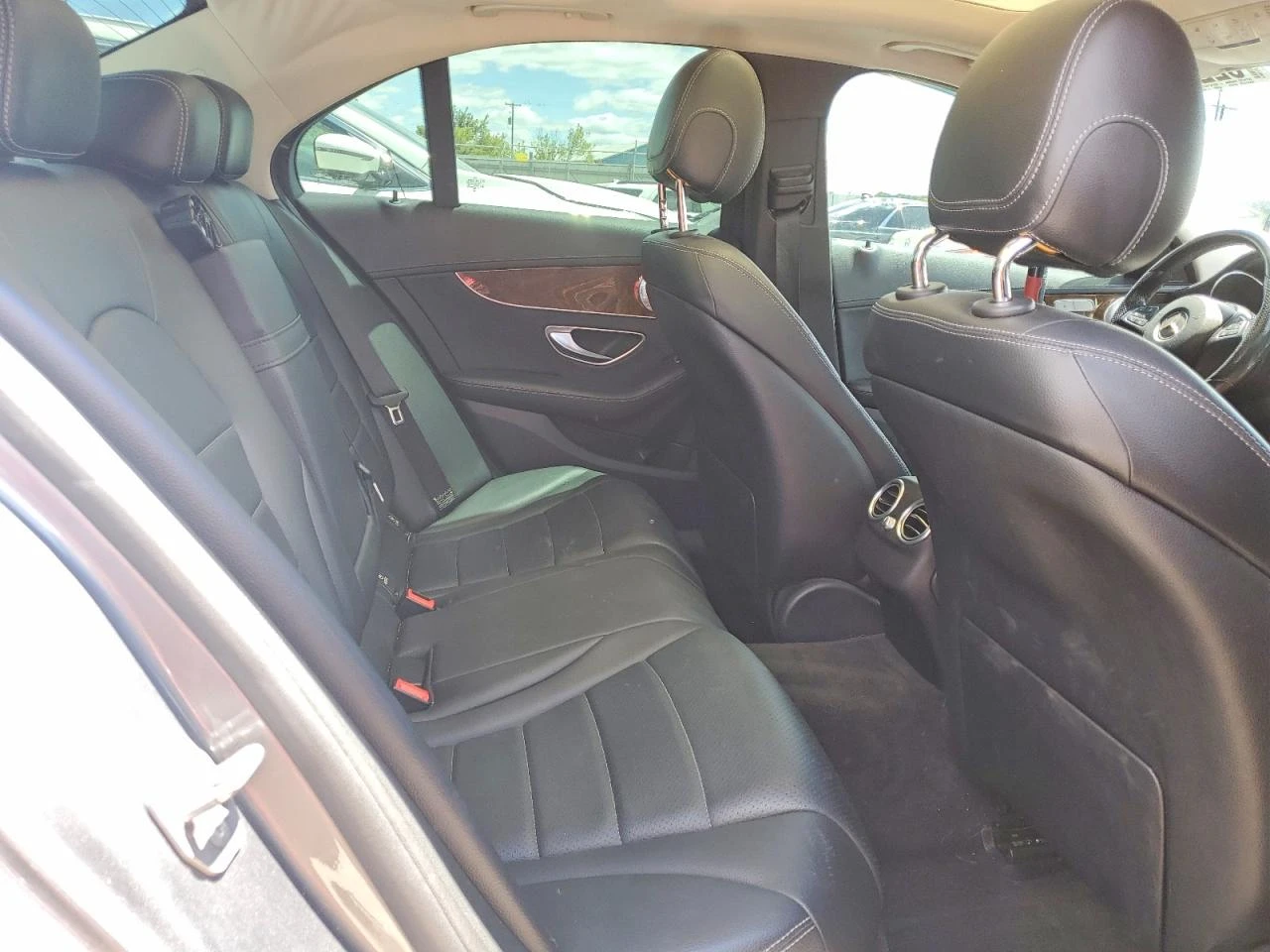 Mercedes-Benz C 300 2.0l 4Matic, снимка 10 - Автомобили и джипове - 55158620