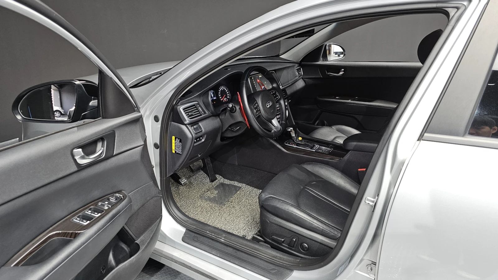 Kia K5 2.0* ПОДГРЕВ ВОЛАН* КРАЙНА ЦЕНА, снимка 10 - Автомобили и джипове - 55318850