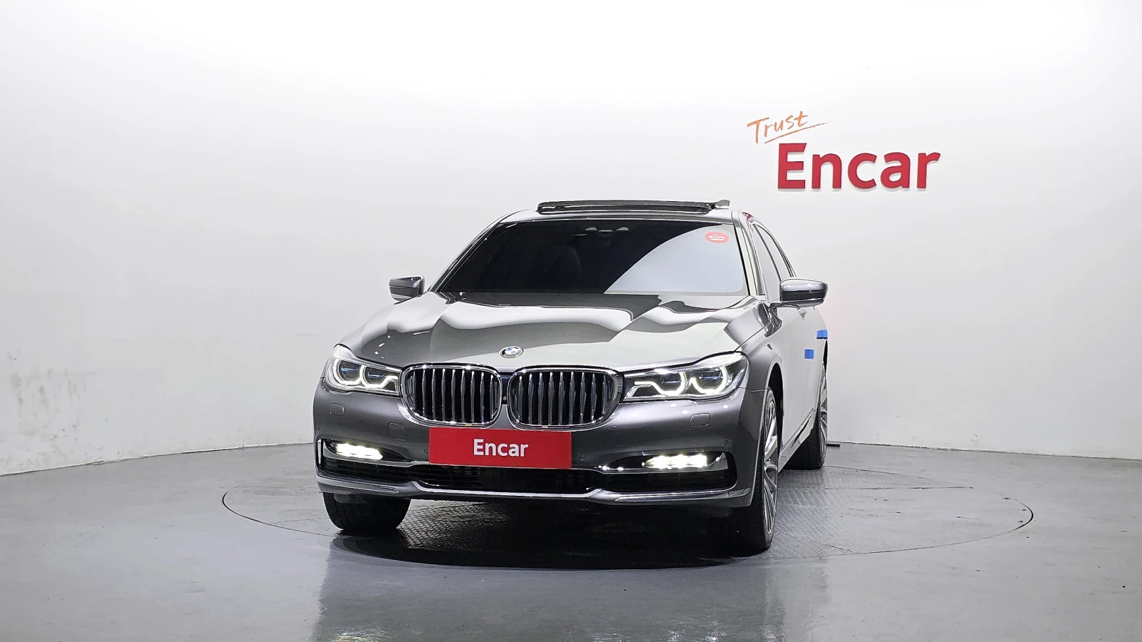 BMW 750 SOFT CLOSE* HUD* BLIND SPOT* МАСАЖ* КРАЙНА ЦЕНА, снимка 3 - Автомобили и джипове - 55349569