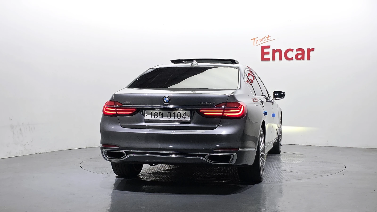 BMW 750 SOFT CLOSE* HUD* BLIND SPOT* МАСАЖ* КРАЙНА ЦЕНА, снимка 4 - Автомобили и джипове - 55349569