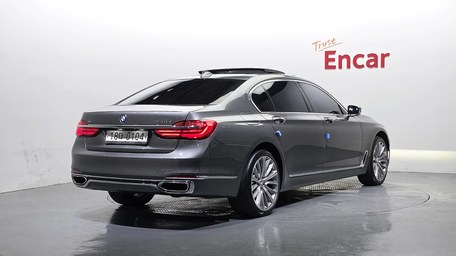 BMW 750 SOFT CLOSE* HUD* BLIND SPOT* МАСАЖ* КРАЙНА ЦЕНА, снимка 2 - Автомобили и джипове - 55349569