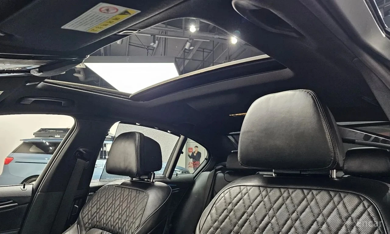 BMW 520 xDrive M Sport Package Plus * АВТОКРЕДИТ * , снимка 16 - Автомобили и джипове - 56030491