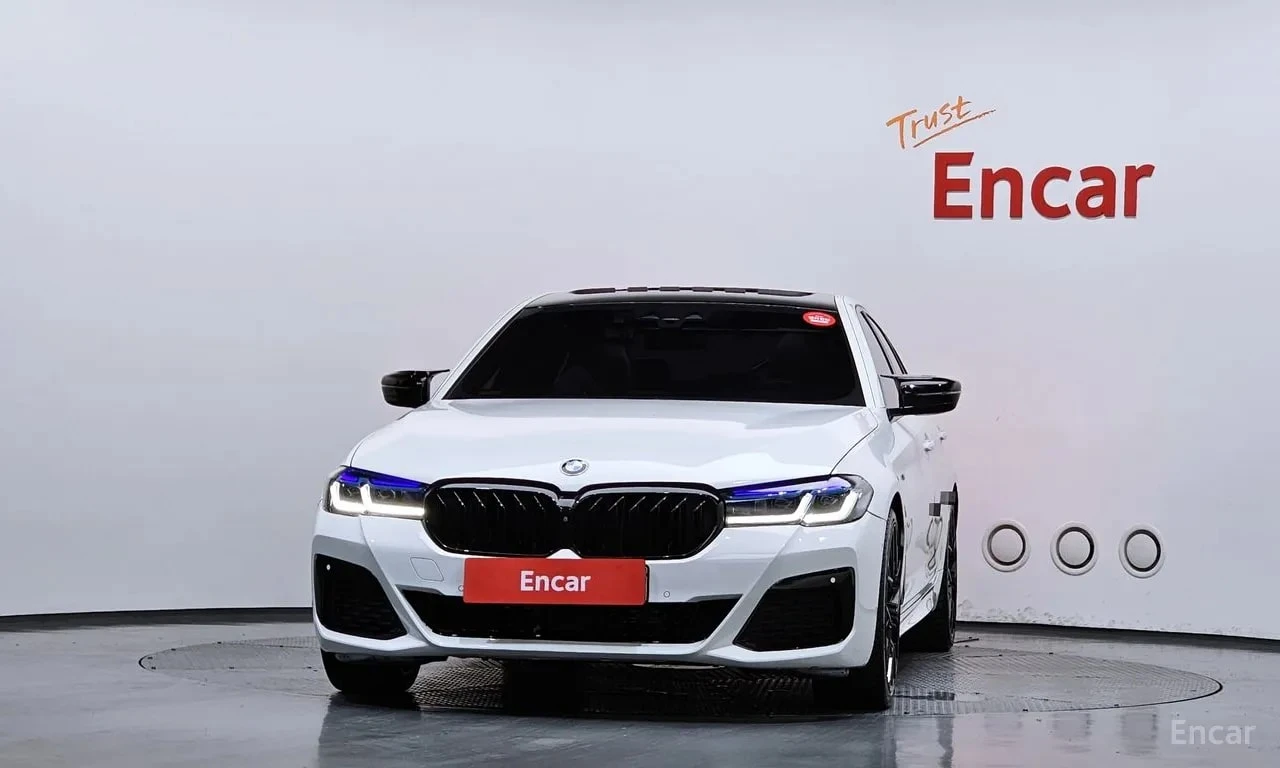 BMW 520 xDrive M Sport Package Plus * АВТОКРЕДИТ * , снимка 3 - Автомобили и джипове - 56030491