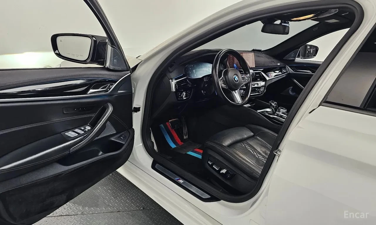 BMW 520 xDrive M Sport Package Plus * АВТОКРЕДИТ * , снимка 10 - Автомобили и джипове - 56030491