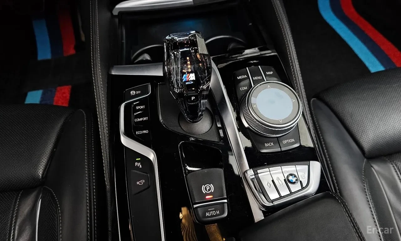 BMW 520 xDrive M Sport Package Plus * АВТОКРЕДИТ * , снимка 9 - Автомобили и джипове - 56030491