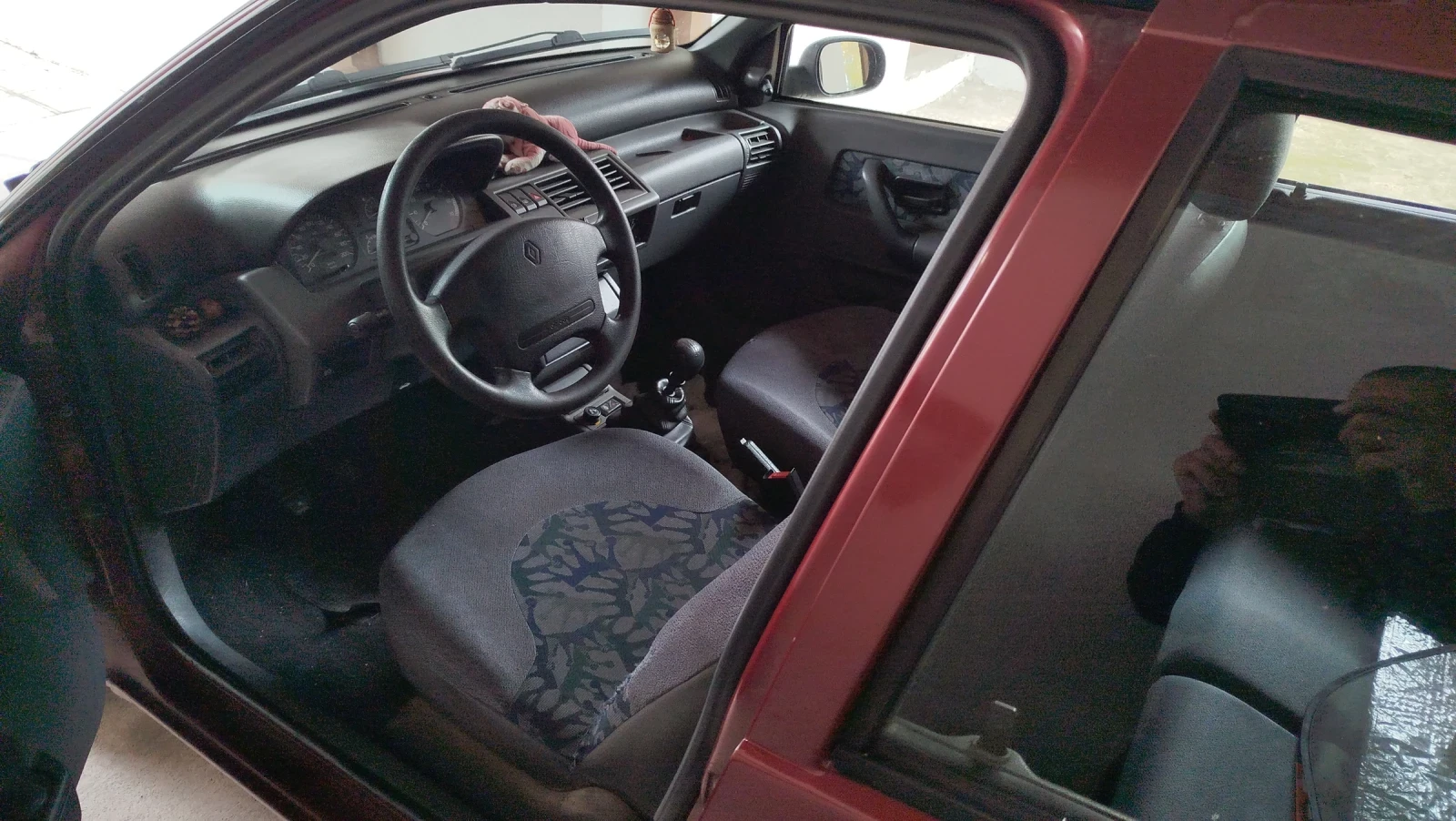 Renault Clio, снимка 4 - Автомобили и джипове - 56414132