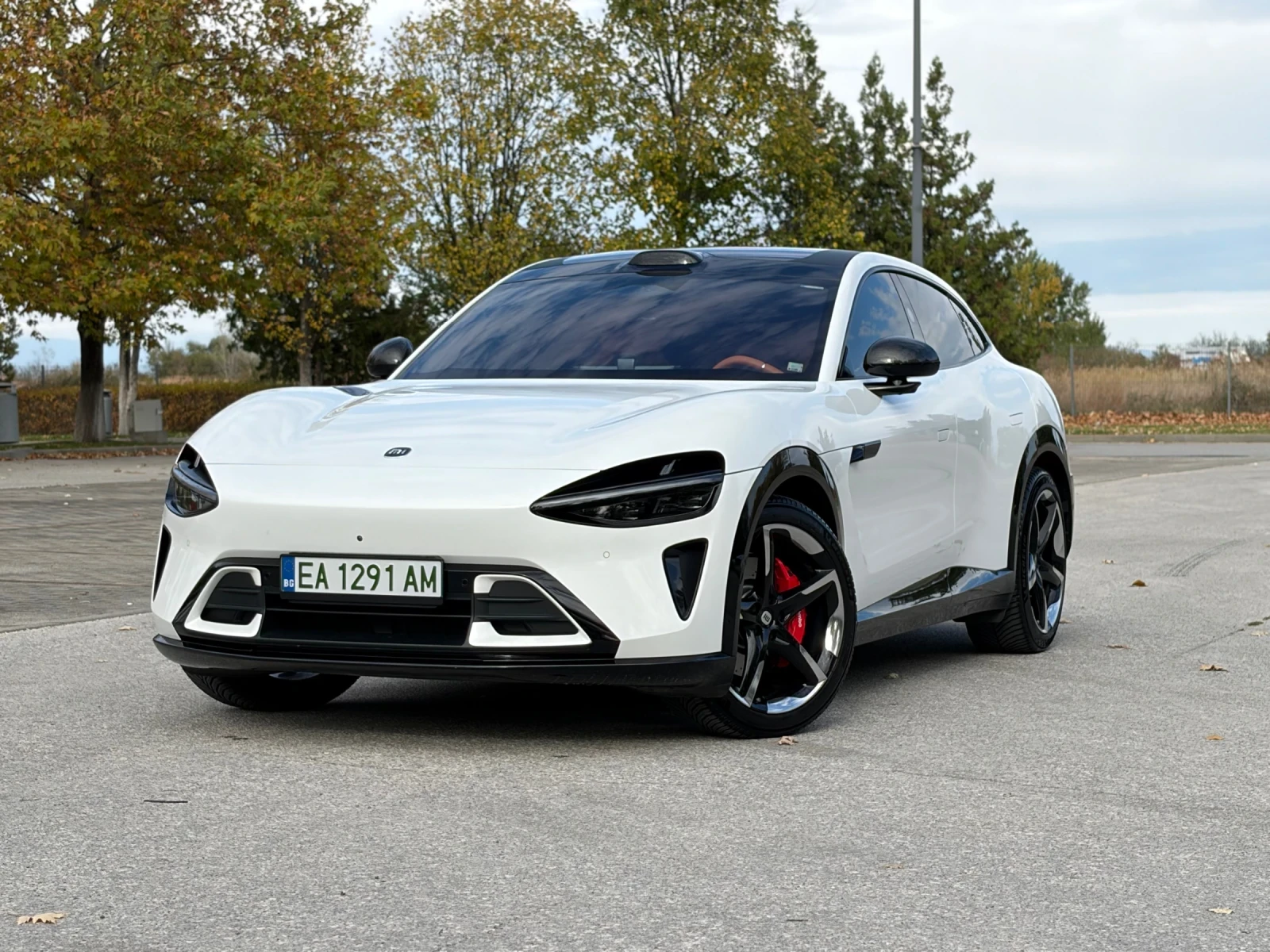 Xiaomi YU7 Xiaomi YU7 MAX CARBON PACK AWD 101.7 kWh 690 Hp