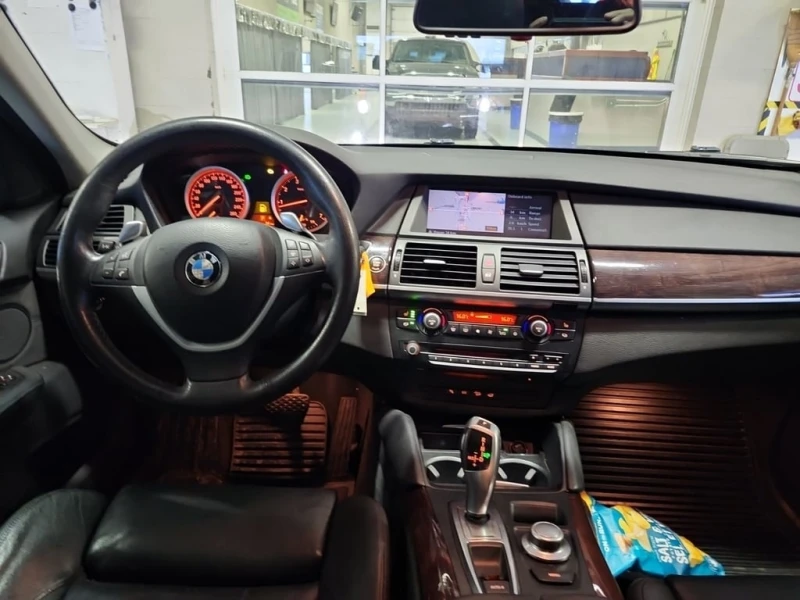 BMW X6 * 50I * CARFAX * БЕЗ ПЪРВОНАЧАЛНА ВНОСКА, снимка 11 - Автомобили и джипове - 53188119