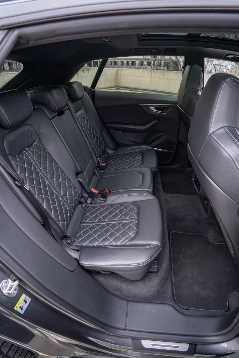 Audi SQ8, снимка 12 - Автомобили и джипове - 53566531