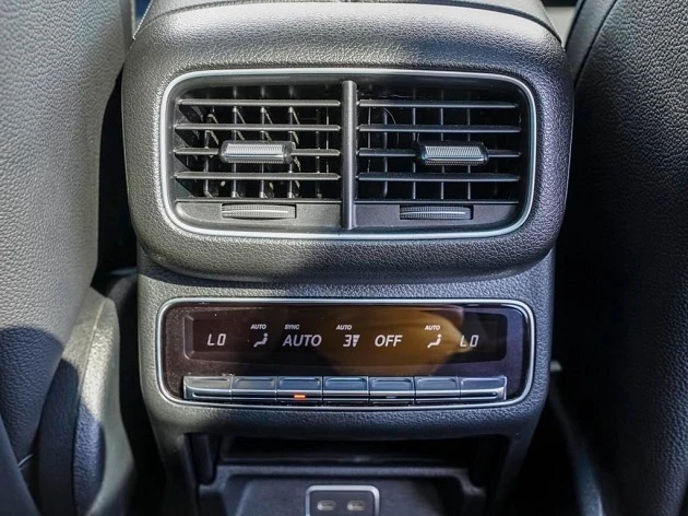 Mercedes-Benz GLE 580 4Matic = AMG Line = Premium Гаранция, снимка 14 - Автомобили и джипове - 53154492