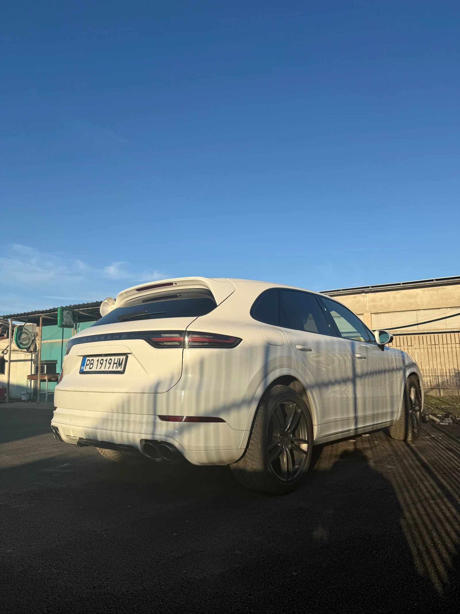 Porsche Cayenne  - изображение 2