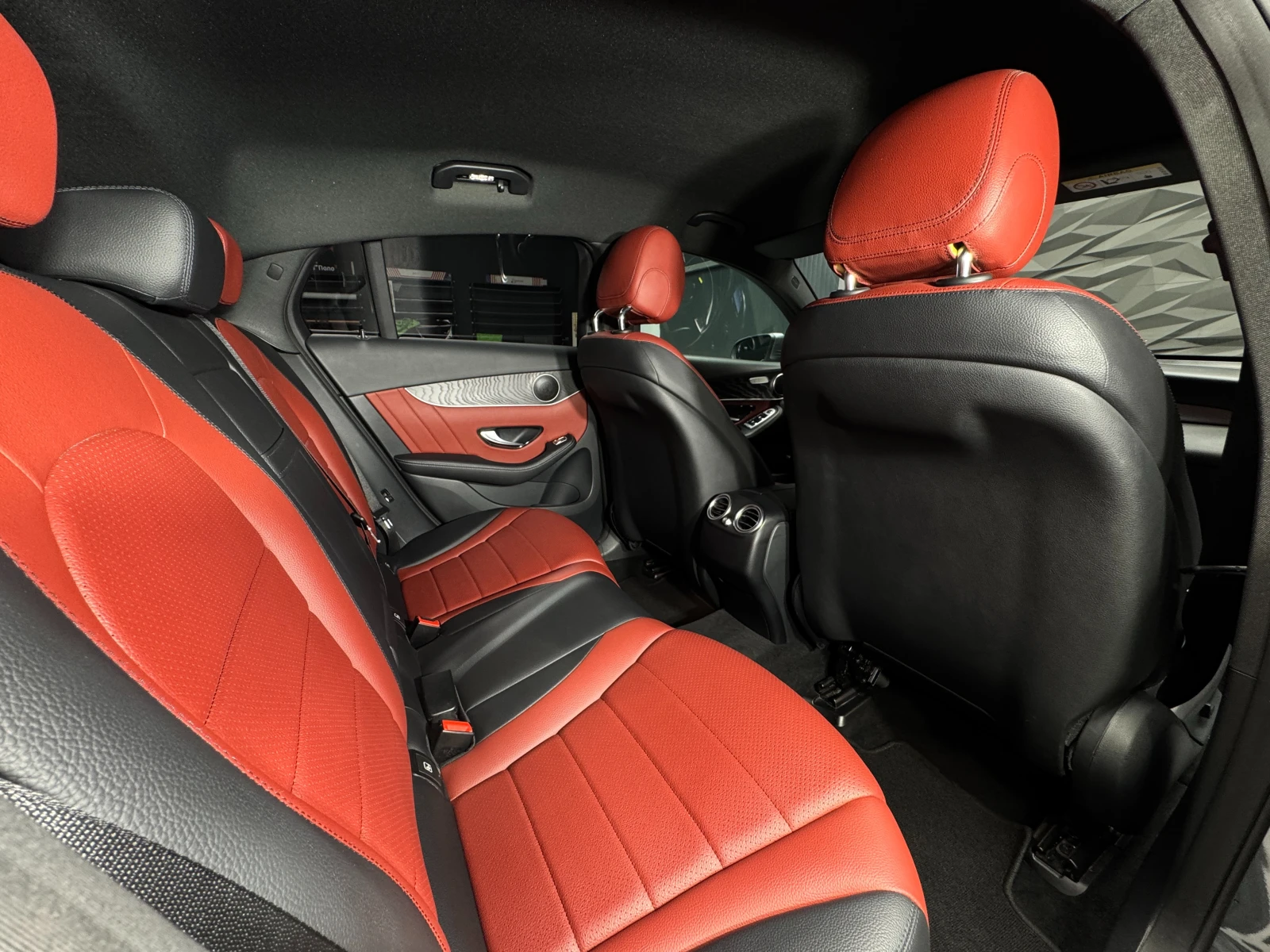 Mercedes-Benz GLC 220 d 4Matic AMG* Navi* Camera* Edition 1 - изображение 9