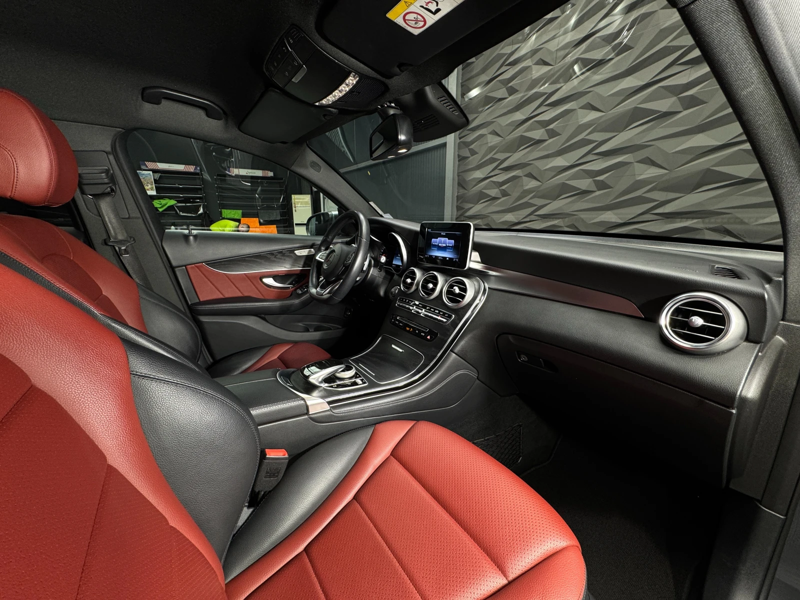 Mercedes-Benz GLC 220 d 4Matic AMG* Navi* Camera* Edition 1 - изображение 10