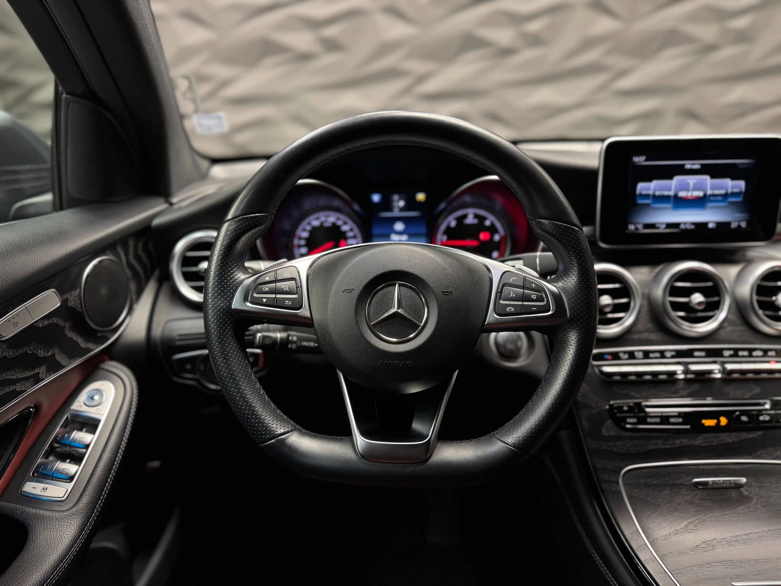Mercedes-Benz GLC 220 d 4Matic AMG* Navi* Camera* Edition 1 - изображение 6