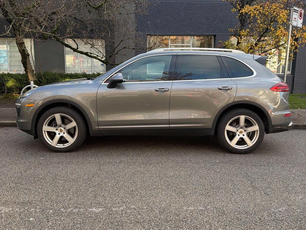 Porsche Cayenne * AWD 4dr * CARFAX * БЕЗ ПЪРВОНАЧАЛНА ВНОСКА - изображение 2