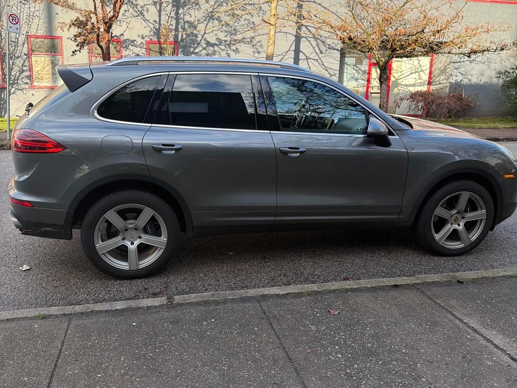 Porsche Cayenne * AWD 4dr * CARFAX * БЕЗ ПЪРВОНАЧАЛНА ВНОСКА - изображение 3