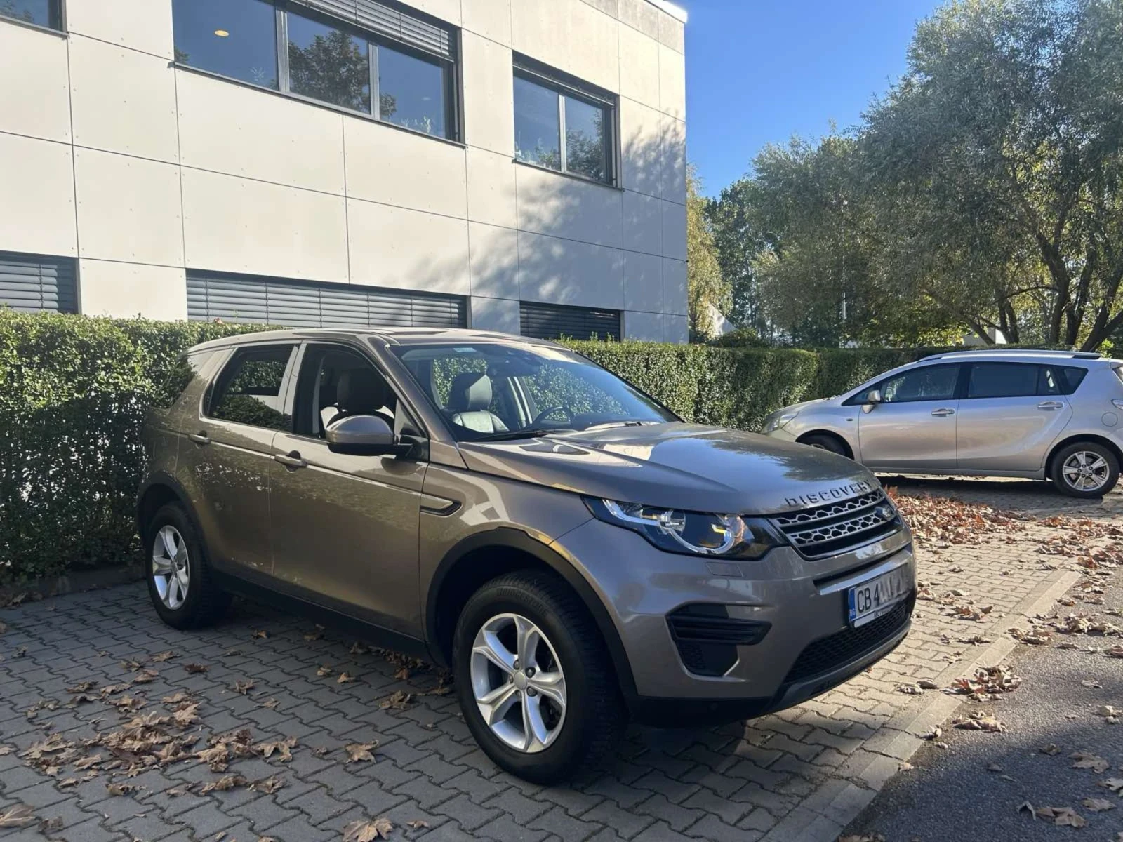 Land Rover Discovery Sport 2.0 TD4 4x4, снимка 10 - Автомобили и джипове - 53762780
