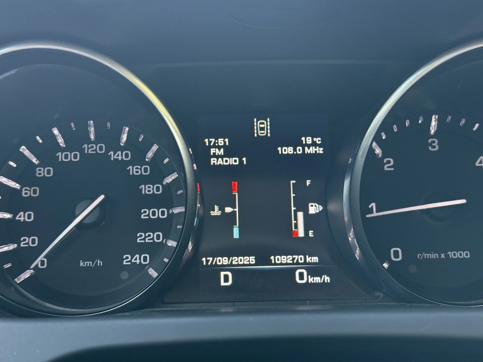 Land Rover Discovery Sport 2.0 TD4 4x4 - изображение 3