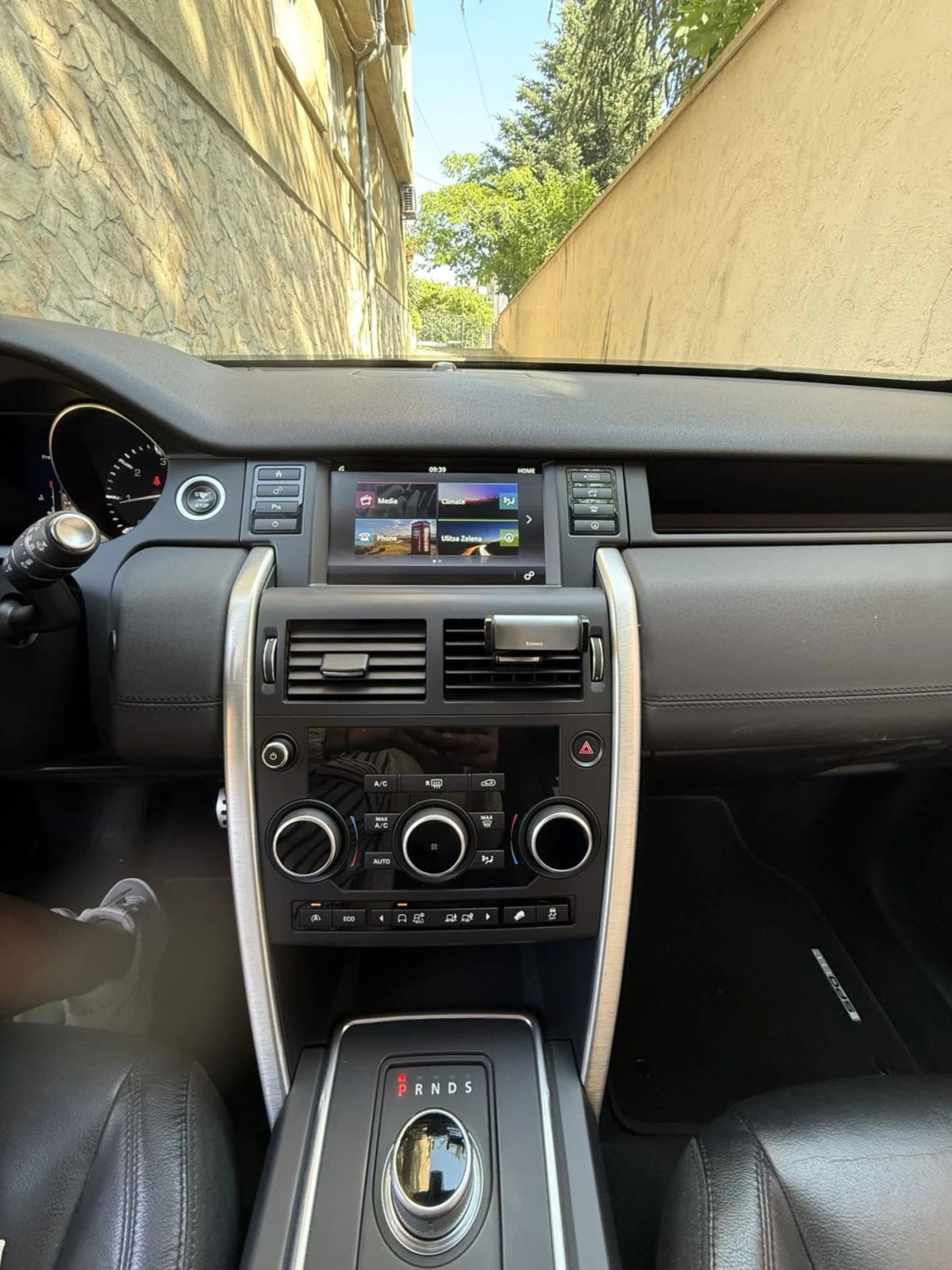 Land Rover Discovery Sport 2.0 TD4 4x4, снимка 6 - Автомобили и джипове - 54813597