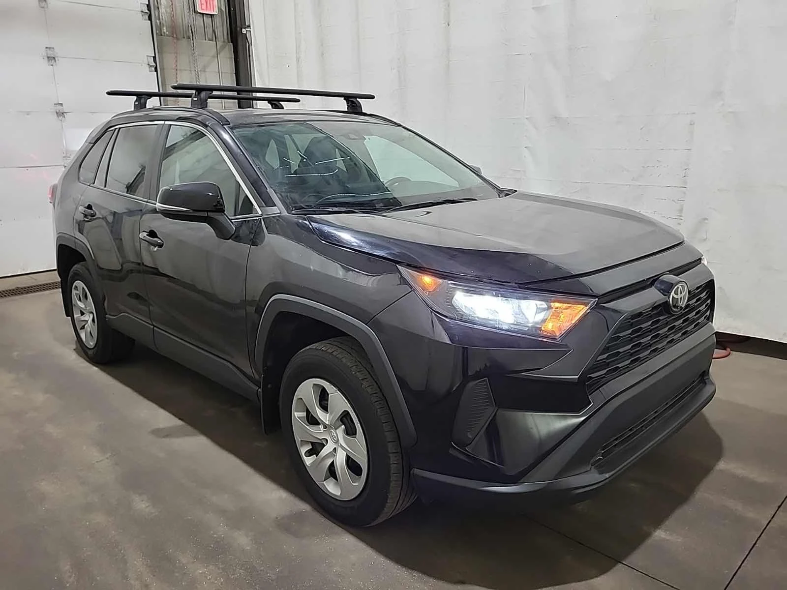 Toyota Rav4 * * CARFAX * * АВТО КРЕДИТ * * , снимка 3 - Автомобили и джипове - 53829807