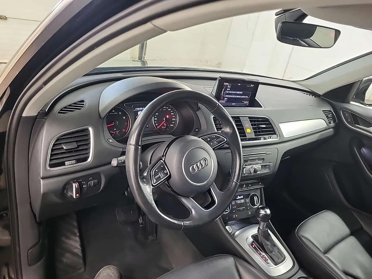 Audi Q3  PROGRESSIV| PANORAMA| 2 КЛЮЧА| CARFAX, снимка 12 - Автомобили и джипове - 53890042