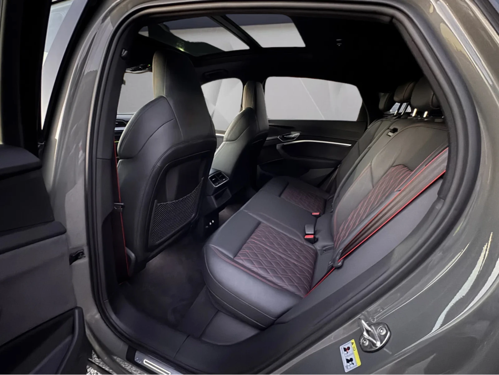 Audi Q8 E-TRON SPORTBACK S-LINE PLUS 114KWH 408КС. ПАНОРАМ, снимка 14 - Автомобили и джипове - 54704996