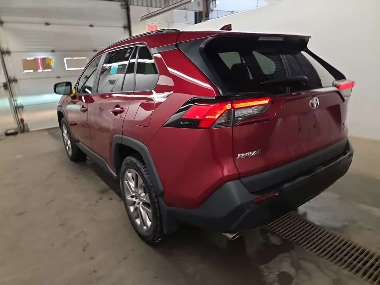 Toyota Rav4 XLE| LANE ASSIST| ПОДГРЕВИ| ПАНОРАМА| 2 КЛЮЧА| , снимка 5 - Автомобили и джипове - 54818416