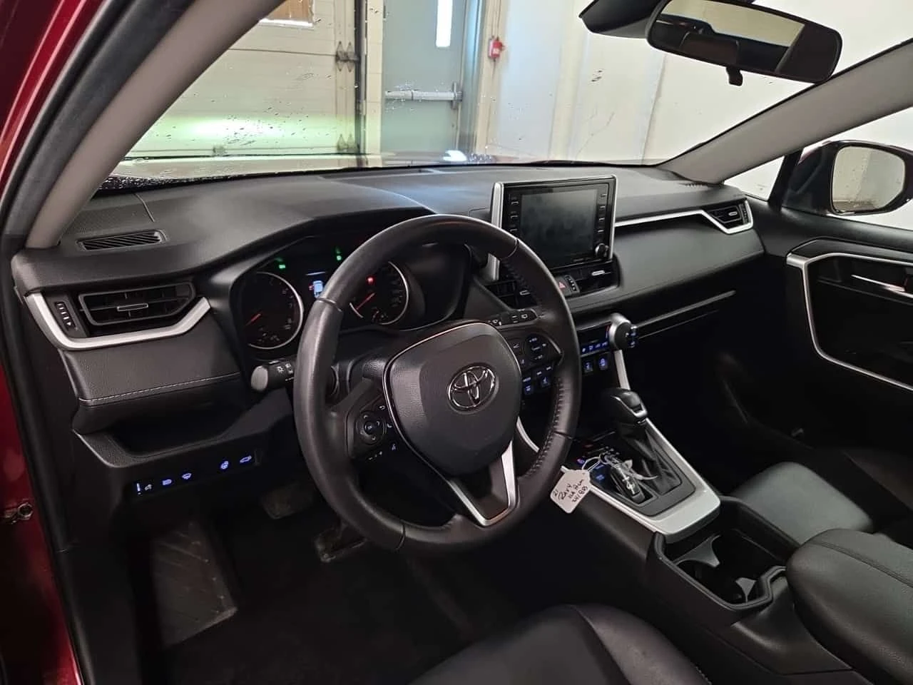 Toyota Rav4 XLE| LANE ASSIST| ПОДГРЕВИ| ПАНОРАМА| 2 КЛЮЧА| , снимка 10 - Автомобили и джипове - 54818416