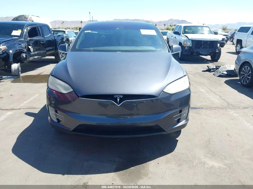 Tesla Model X 60D/70D/75D/90D, снимка 13 - Автомобили и джипове - 54906863
