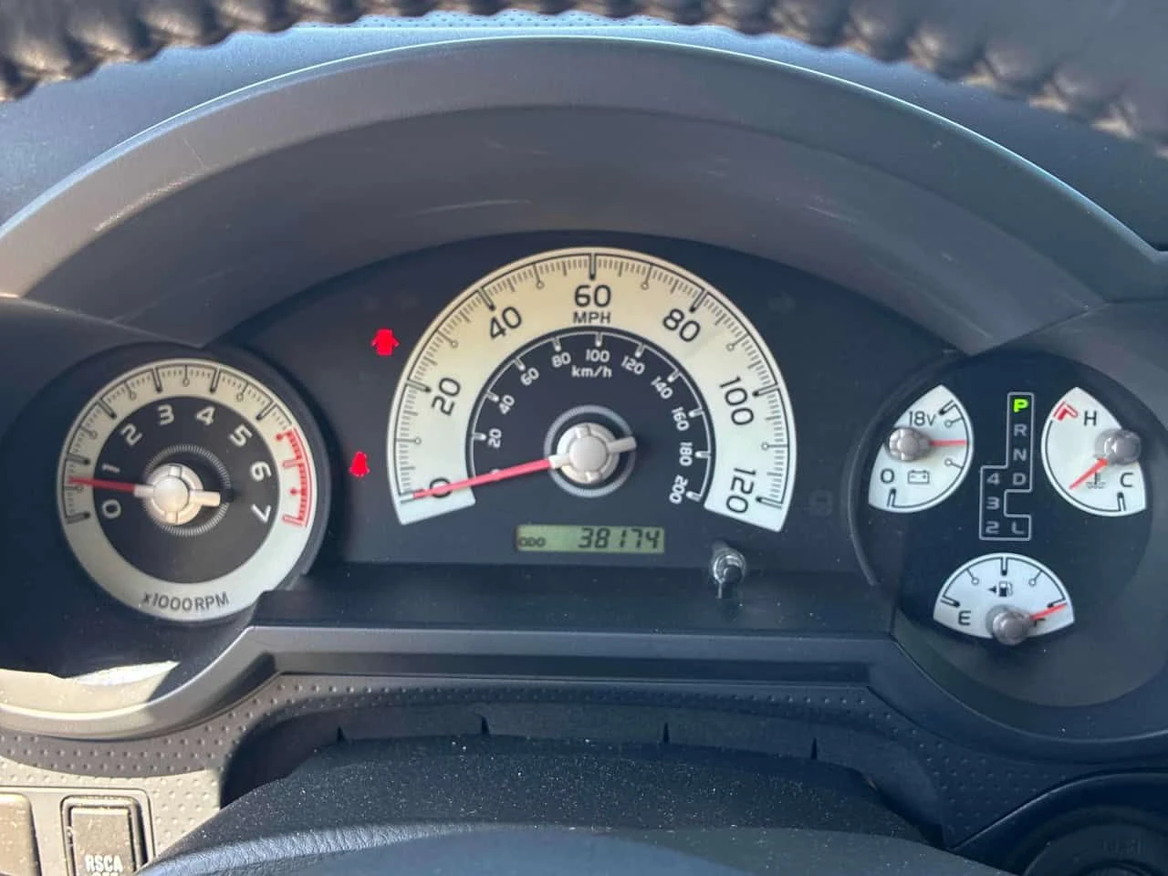 Toyota Fj cruiser * 4WD 4dr Auto* АВТОКРЕДИТ БЕЗ ПЪРВОНАЧАЛНА ВНОСКА, снимка 8 - Автомобили и джипове - 55005400